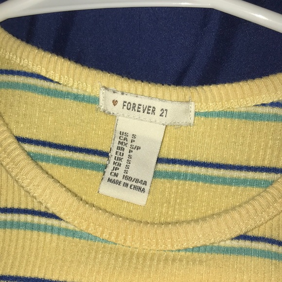 Forever 21 top ❤️ - Picture 2 of 3